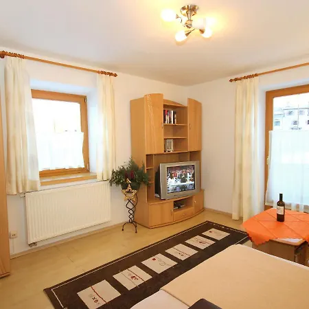 Apartment Lueg Ins Land